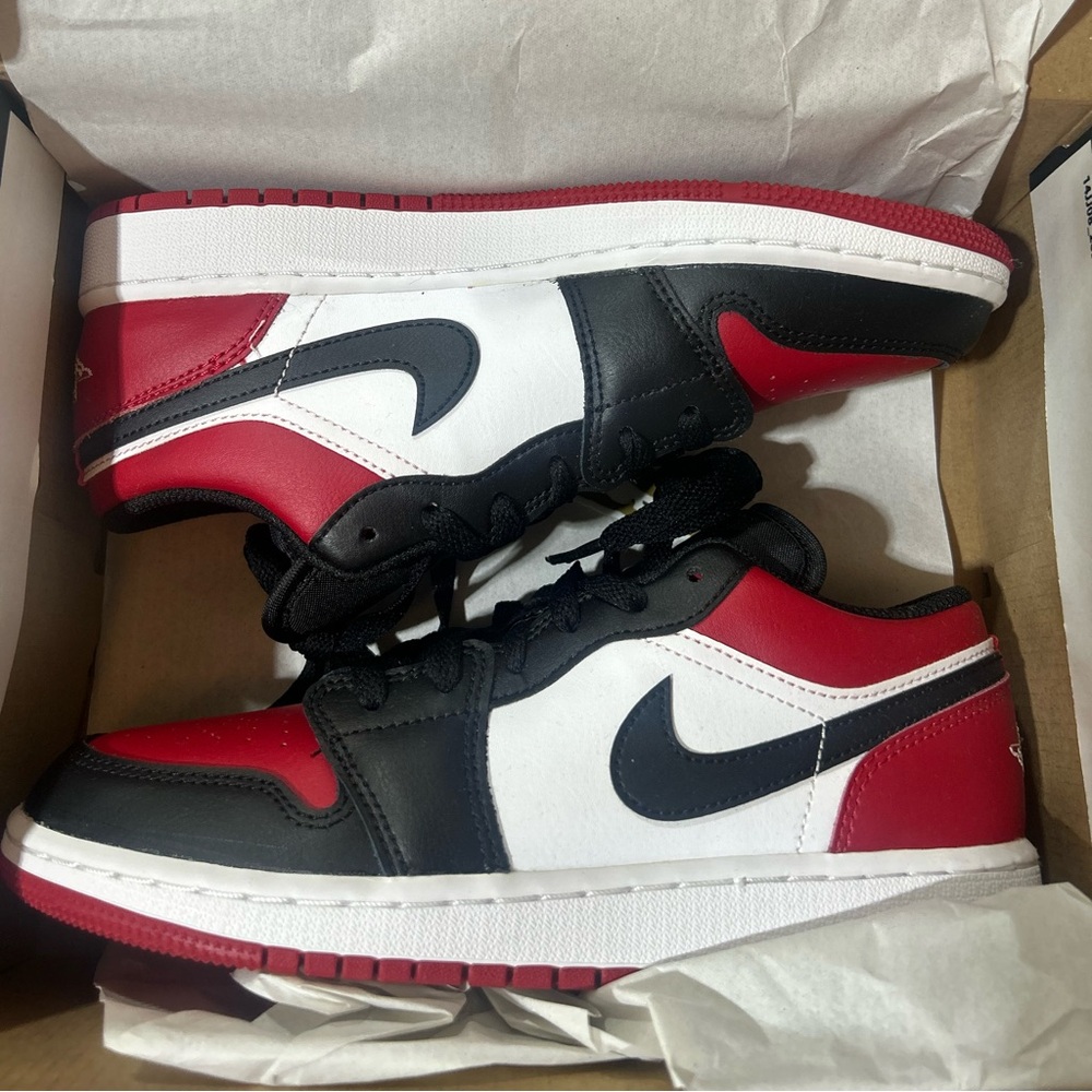 Air Jordan 1 Low Red/White/Black - Picture 2 of 3